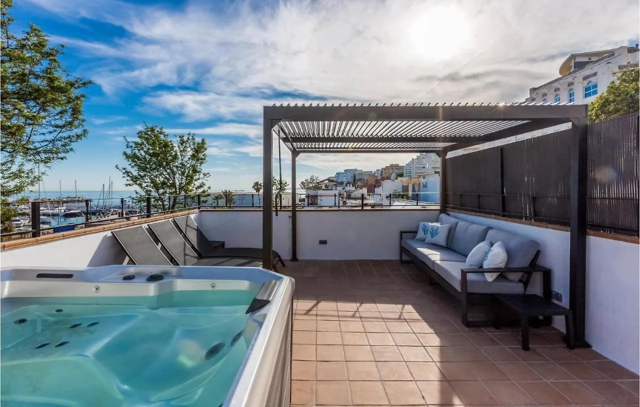 Gorgeous Home In Marbella With Kitchen 0*,